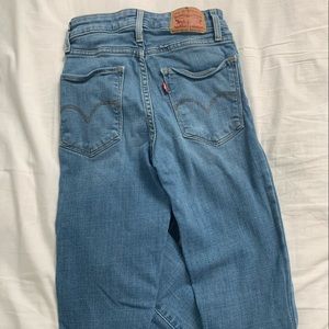 Levis jeans